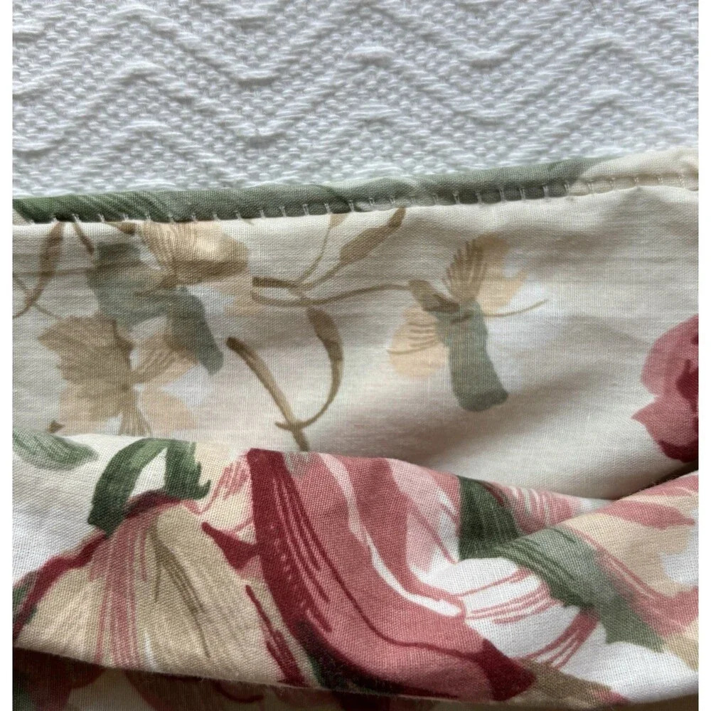 Pair VTG WAVERLY Garden Room Pillowcases Tulips Cottagecore Bloom Standard USA